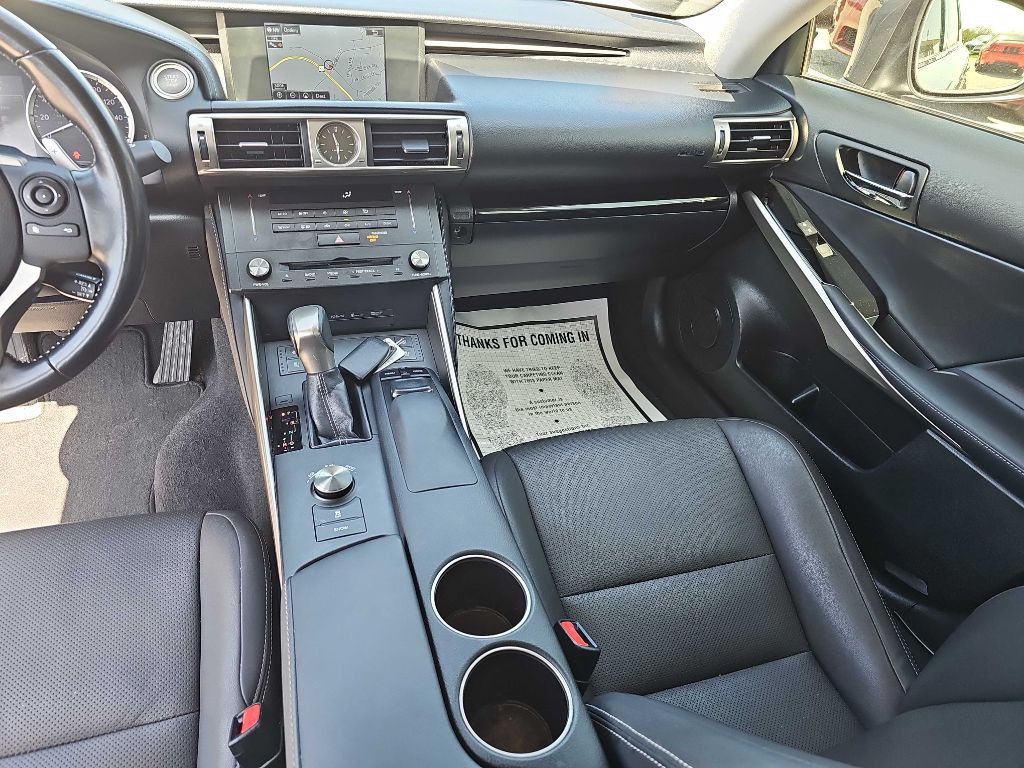 2016 Lexus IS 300 Image 77