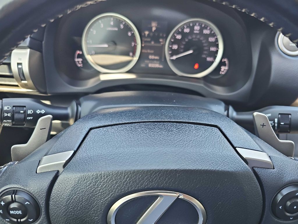 2016 Lexus IS 300 Image 82