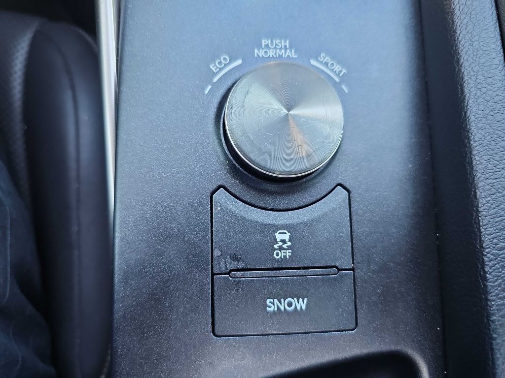 2016 Lexus IS 300 Image 90