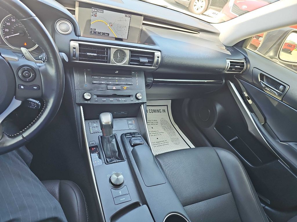 2016 Lexus IS 300 Image 91