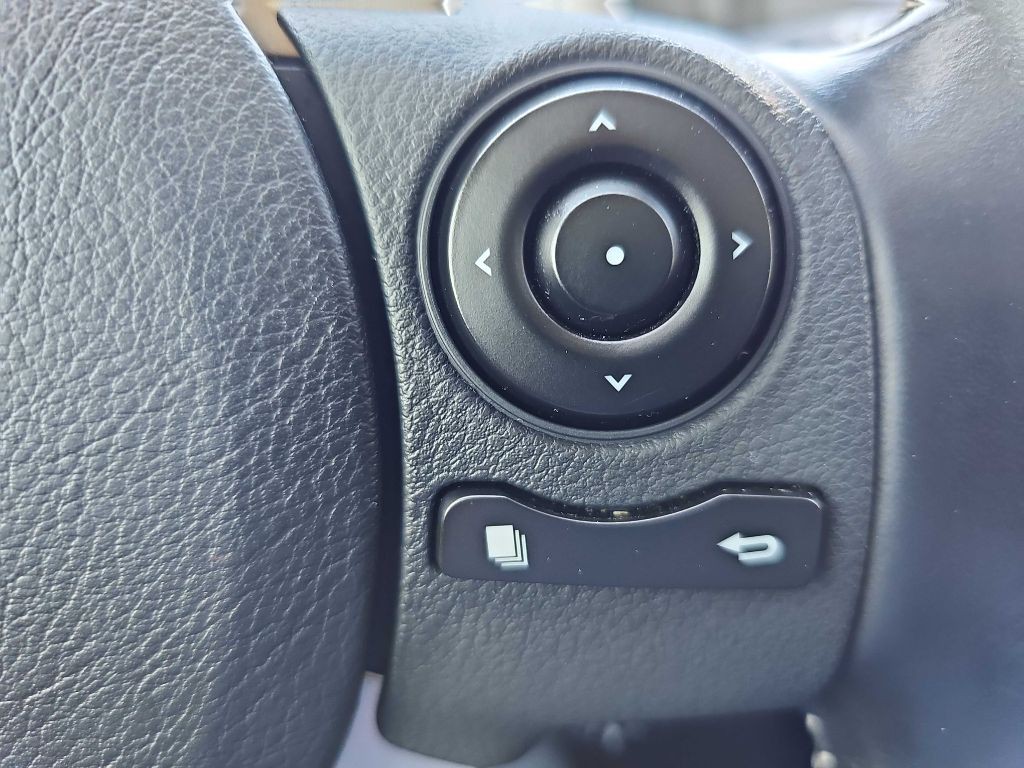 2016 Lexus IS 300 Image 95