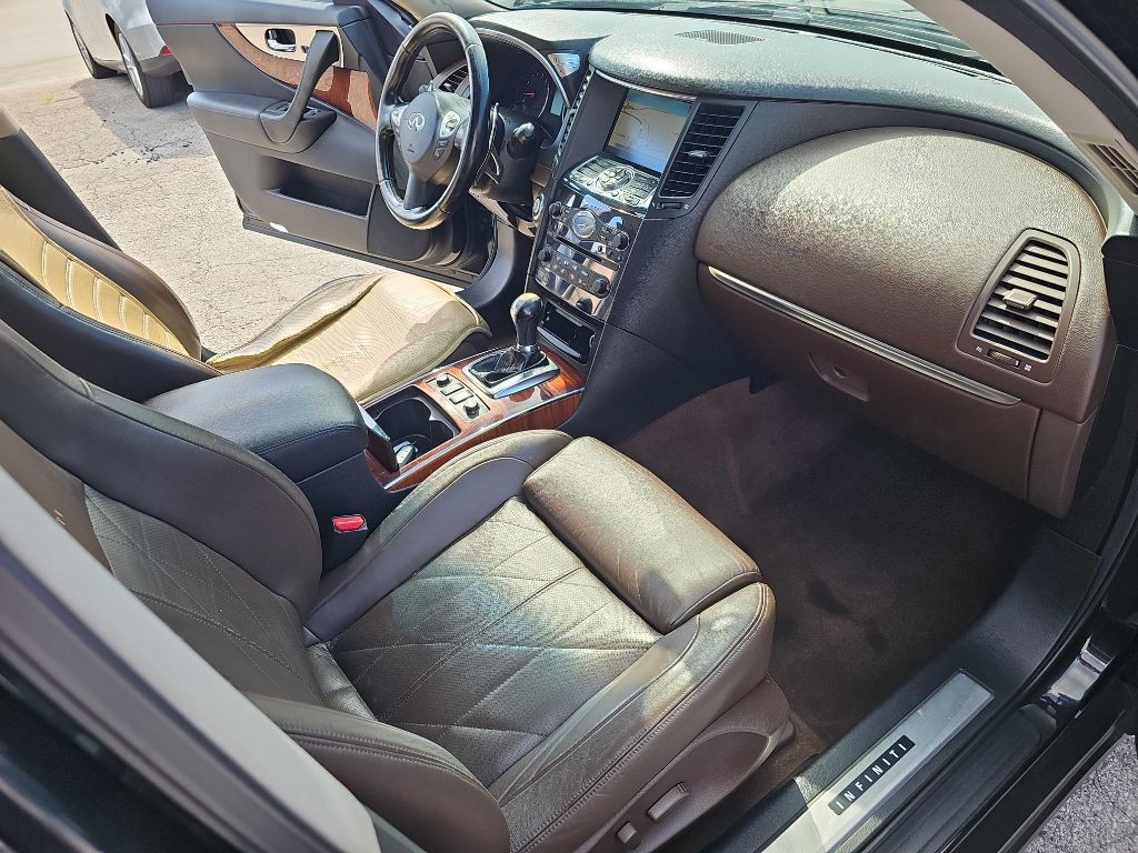2010 INFINITI FX50 Image 24