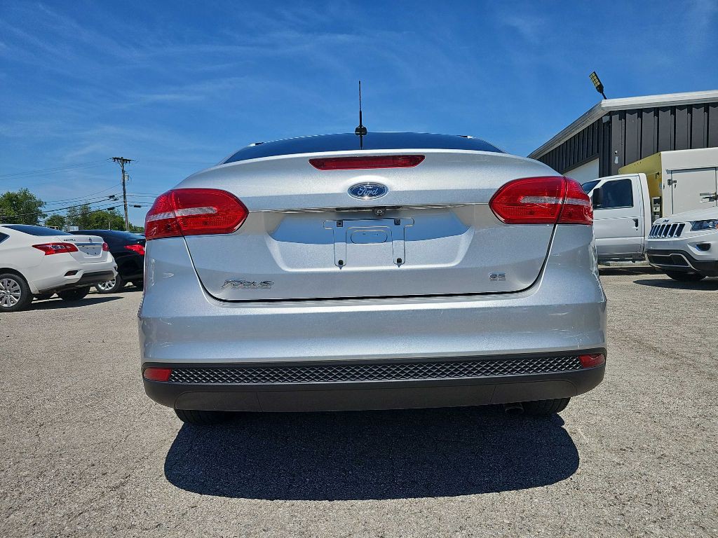 2017 Ford Focus Image 9