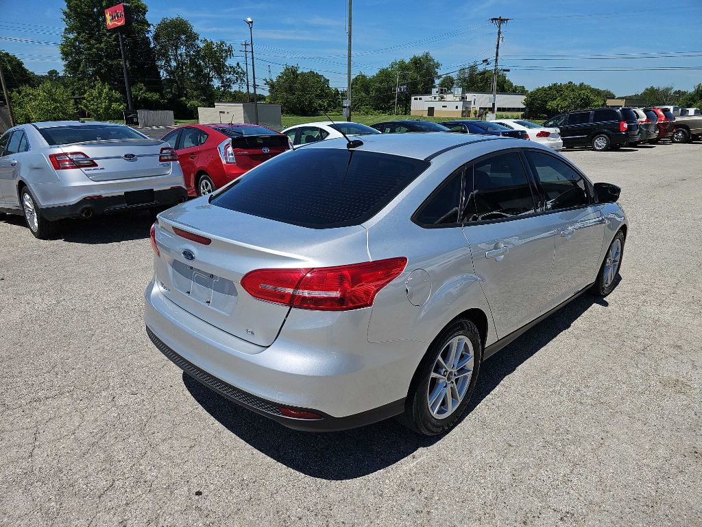 2017 Ford Focus Image 10