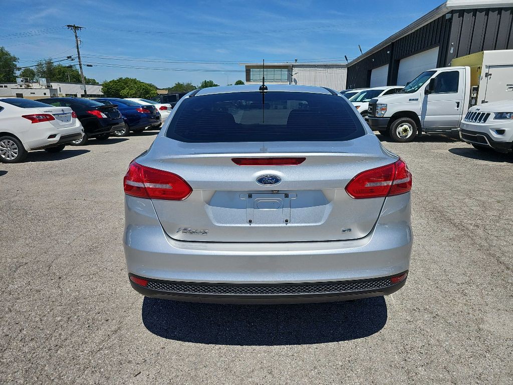2017 Ford Focus Image 12