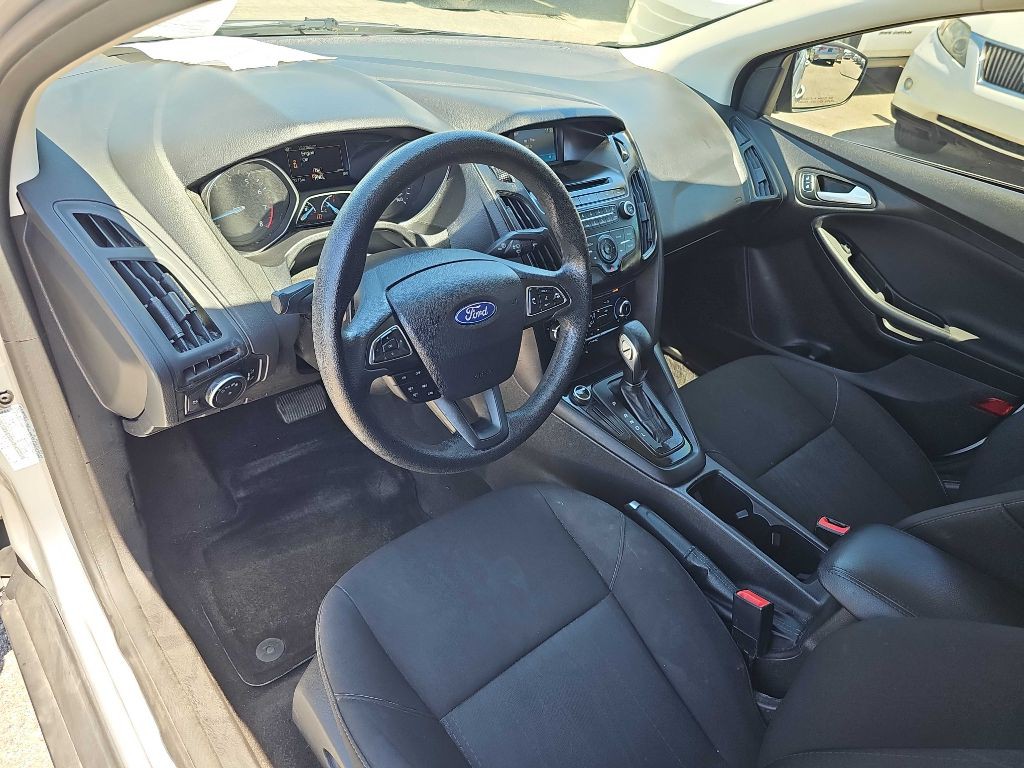 2017 Ford Focus Image 30
