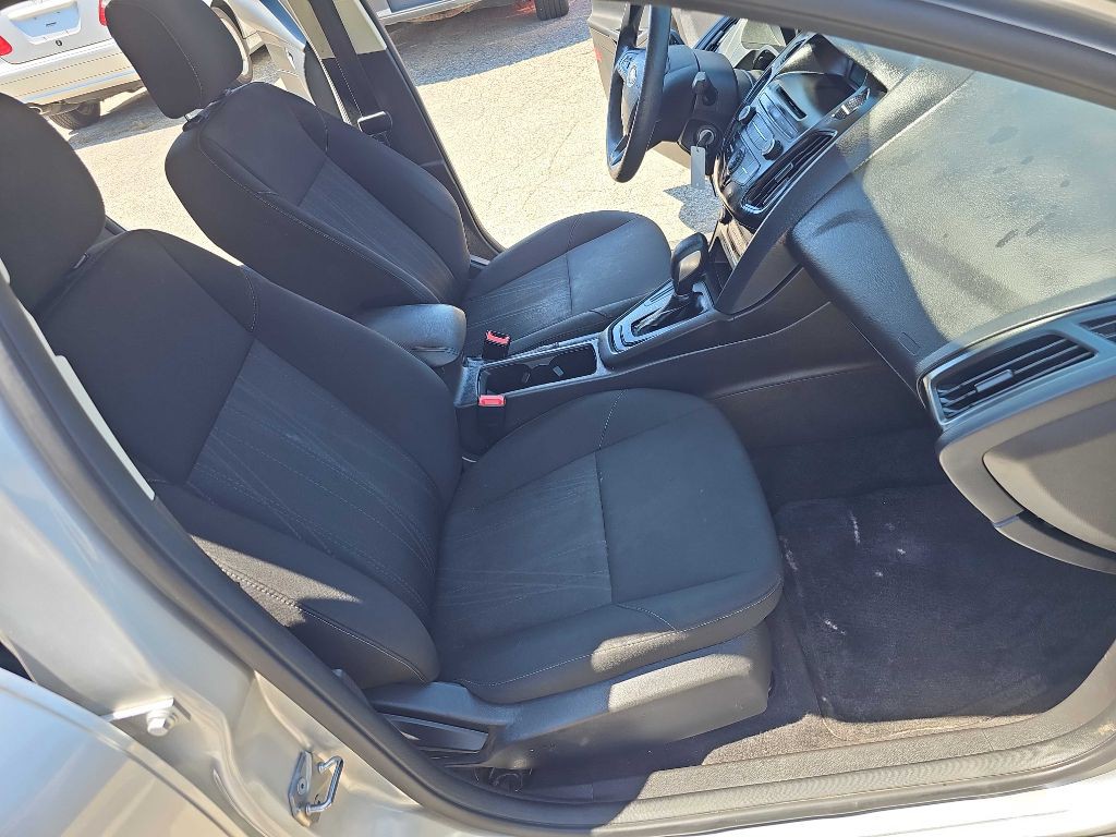 2017 Ford Focus Image 31