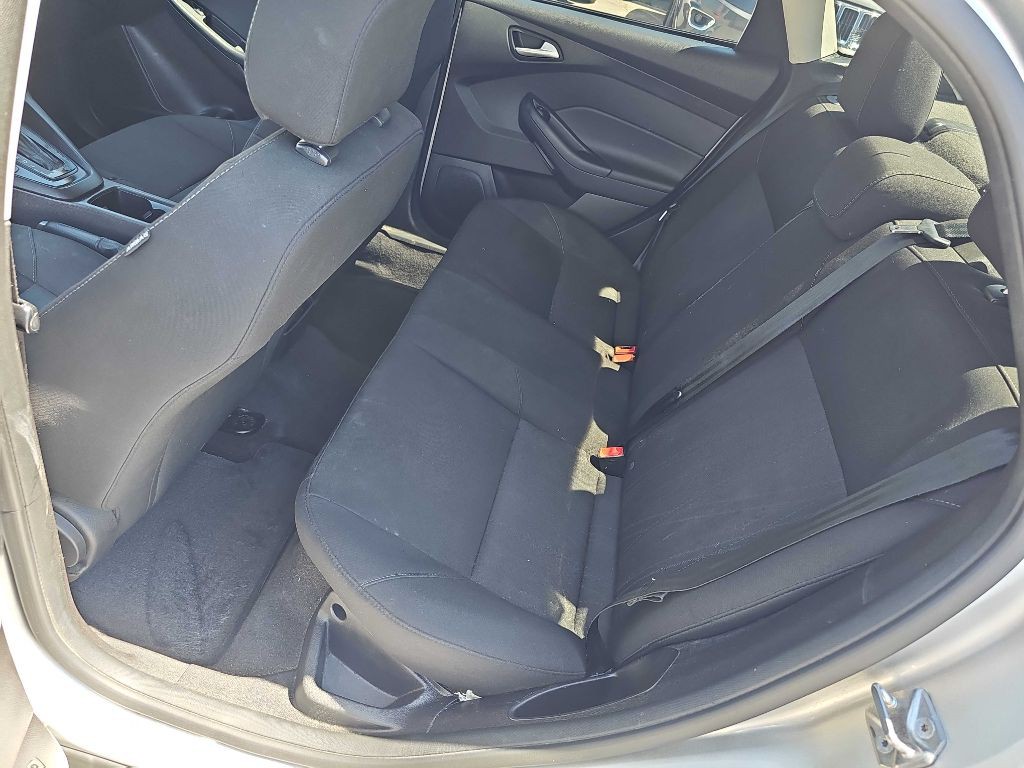2017 Ford Focus Image 35