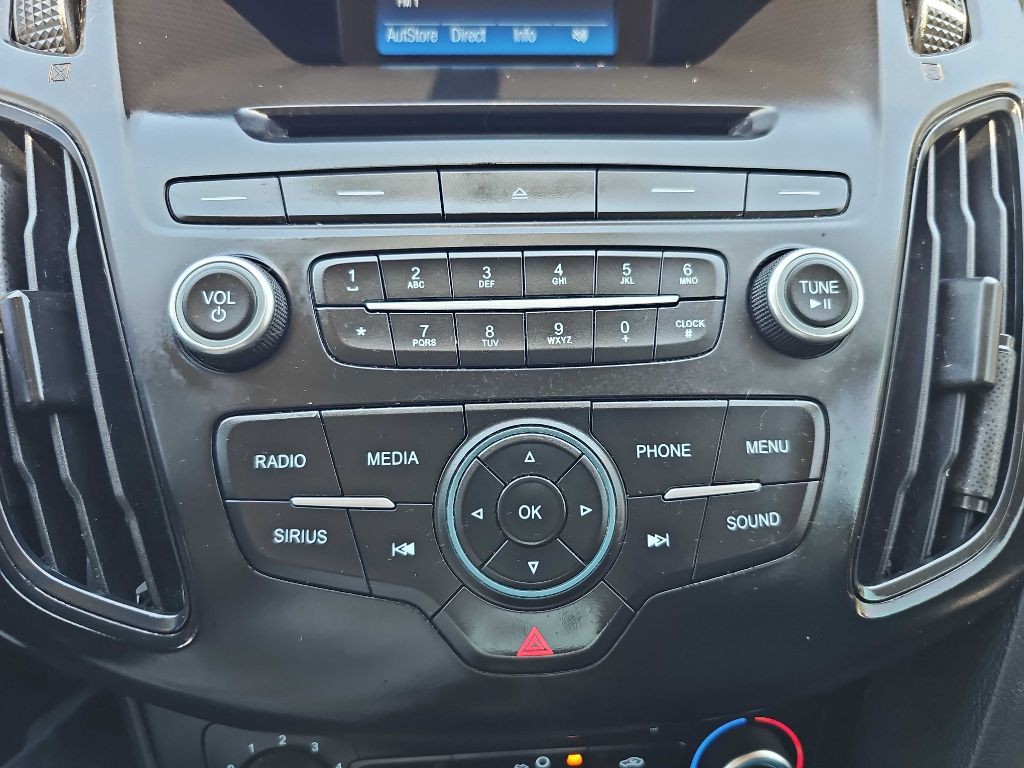 2017 Ford Focus Image 48