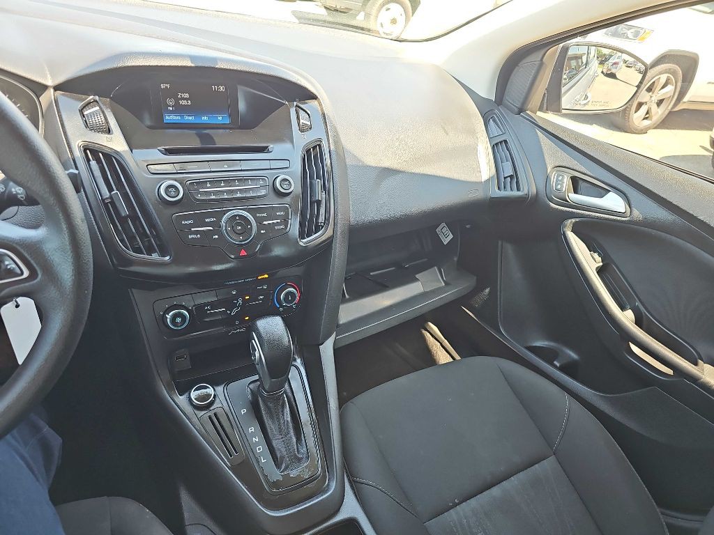2017 Ford Focus Image 55