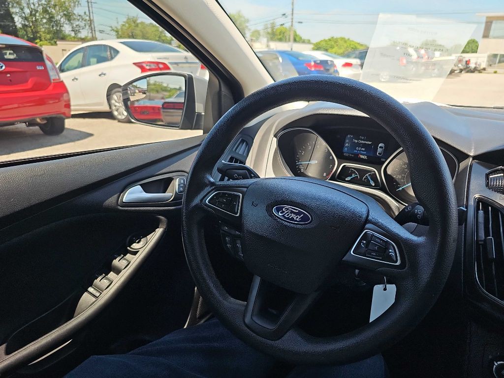 2017 Ford Focus Image 61