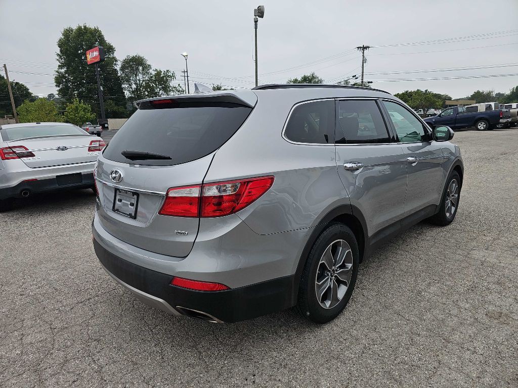 2016 Hyundai Santa Fe Image 8
