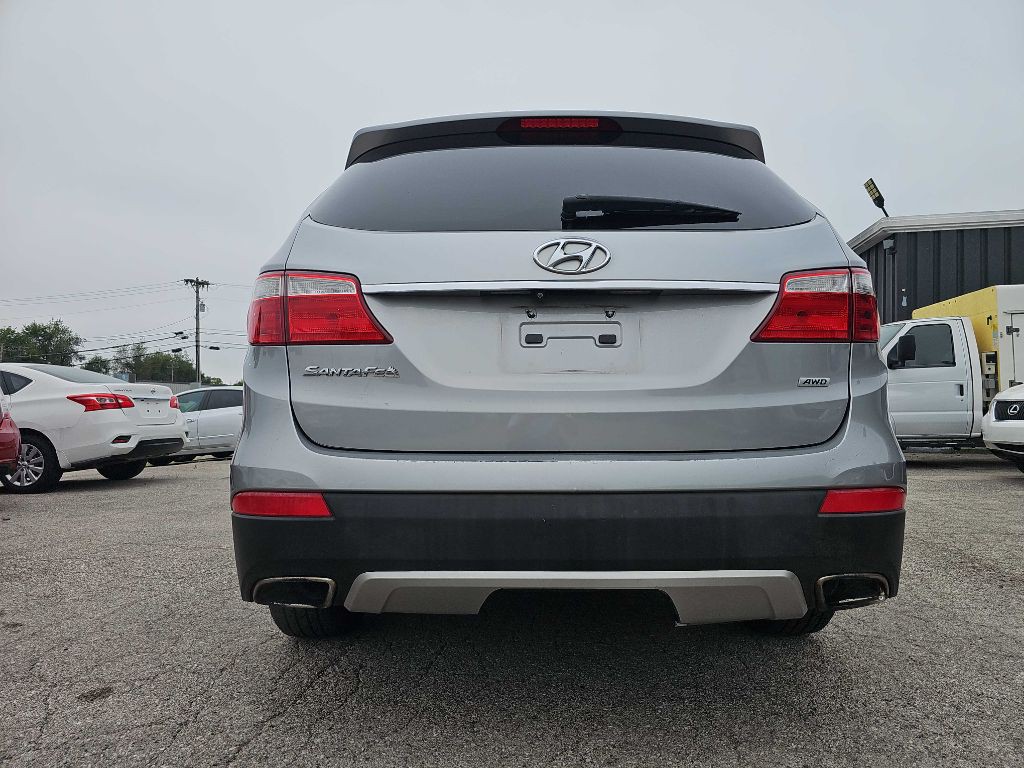 2016 Hyundai Santa Fe Image 10