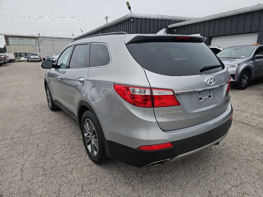 2016 Hyundai Santa Fe Image 12