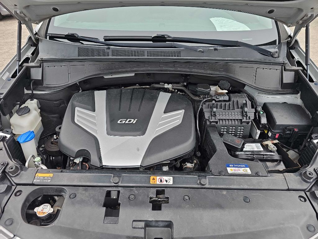 2016 Hyundai Santa Fe Image 18