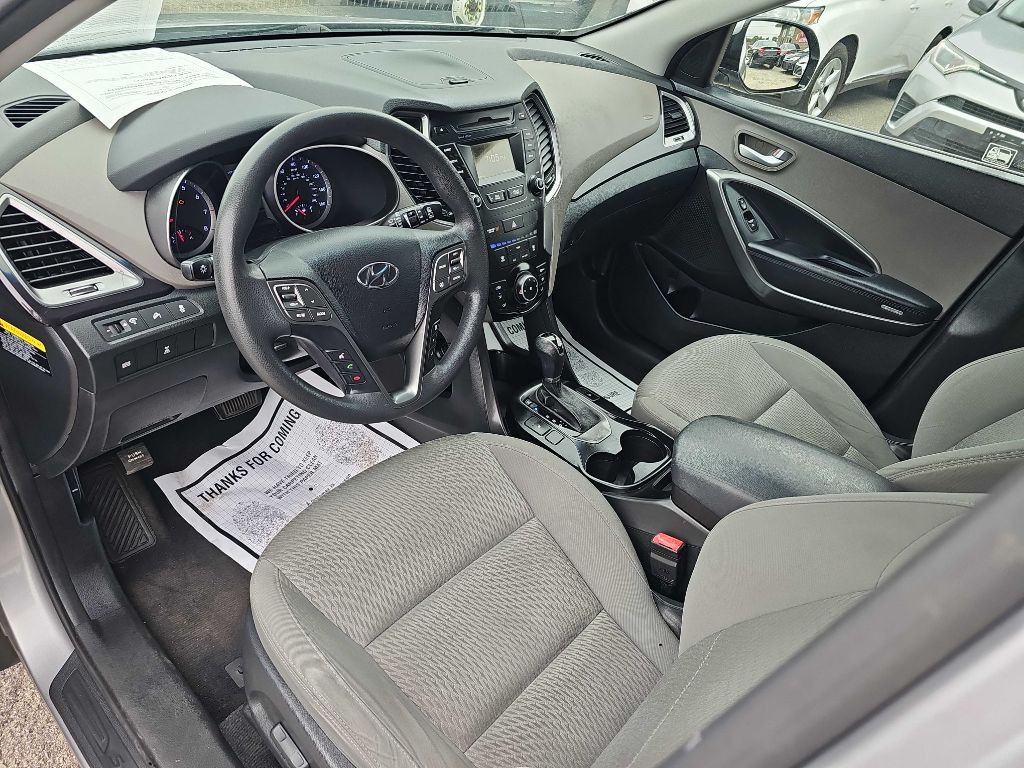 2016 Hyundai Santa Fe Image 20