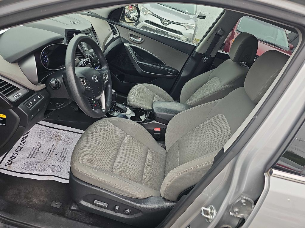 2016 Hyundai Santa Fe Image 21