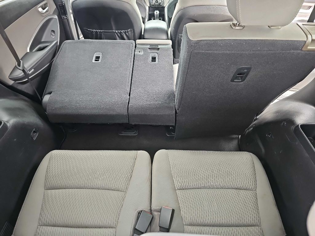 2016 Hyundai Santa Fe Image 26