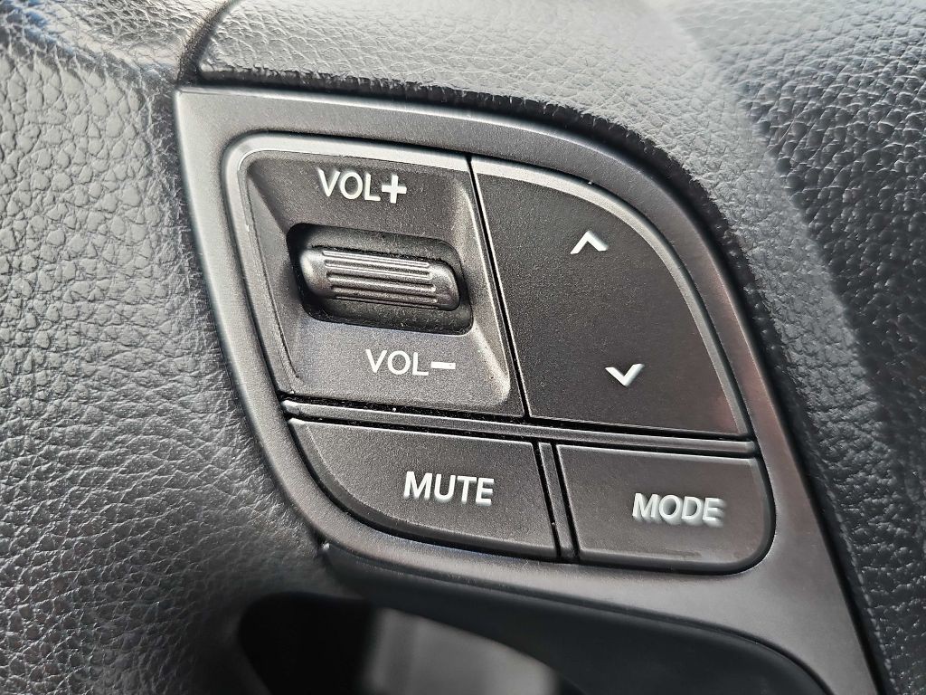 2016 Hyundai Santa Fe Image 34