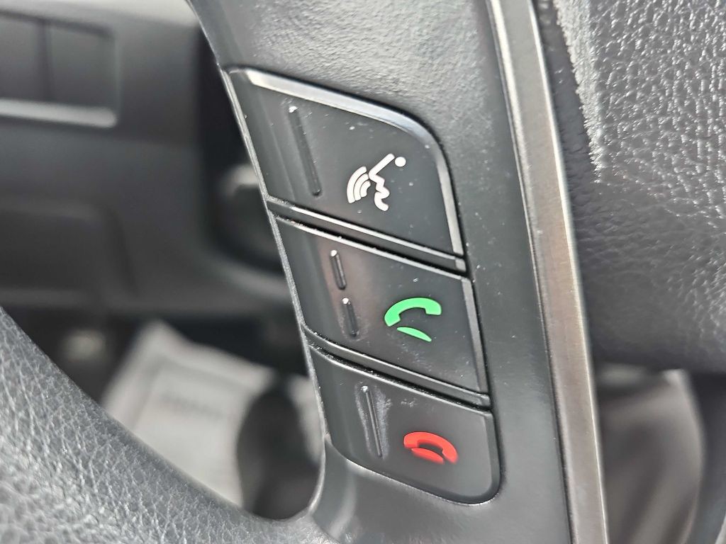 2016 Hyundai Santa Fe Image 37