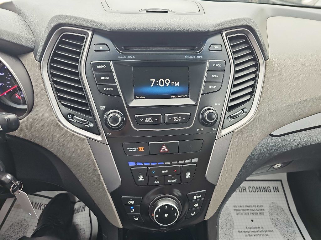 2016 Hyundai Santa Fe Image 40