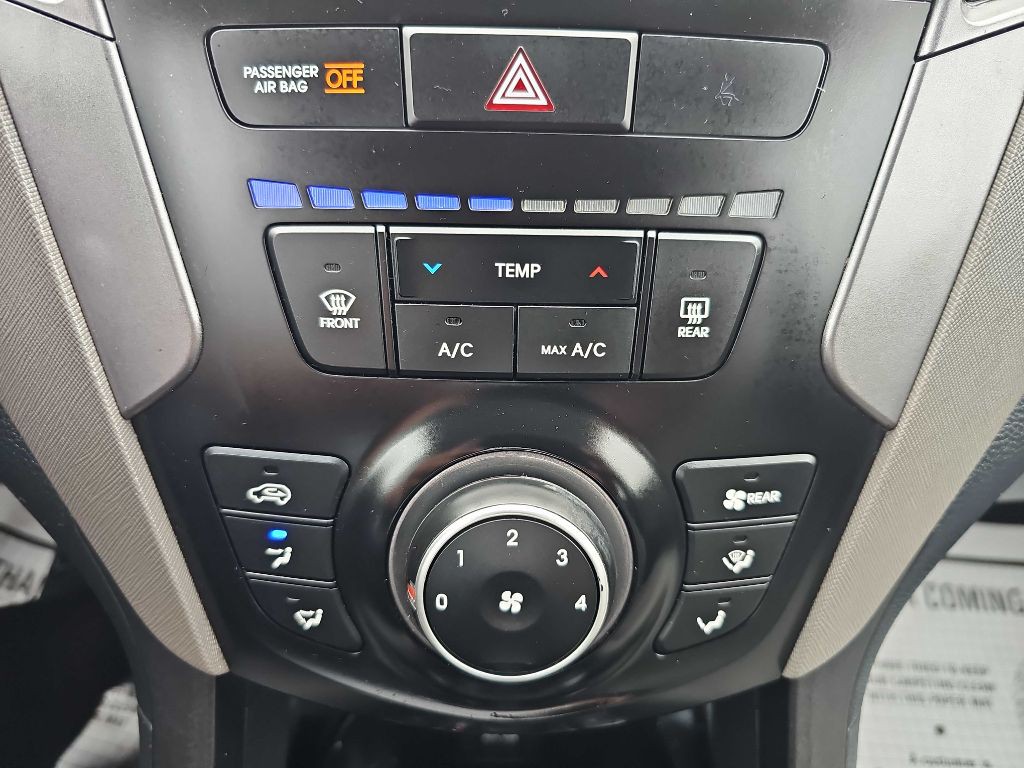 2016 Hyundai Santa Fe Image 43