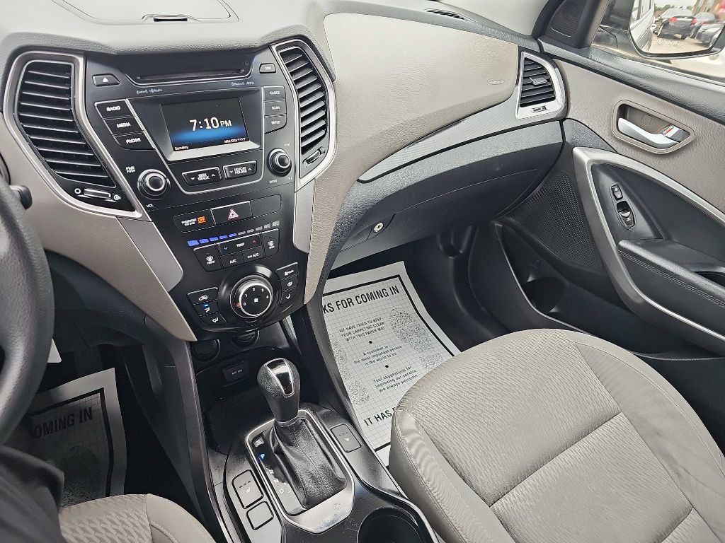 2016 Hyundai Santa Fe Image 51