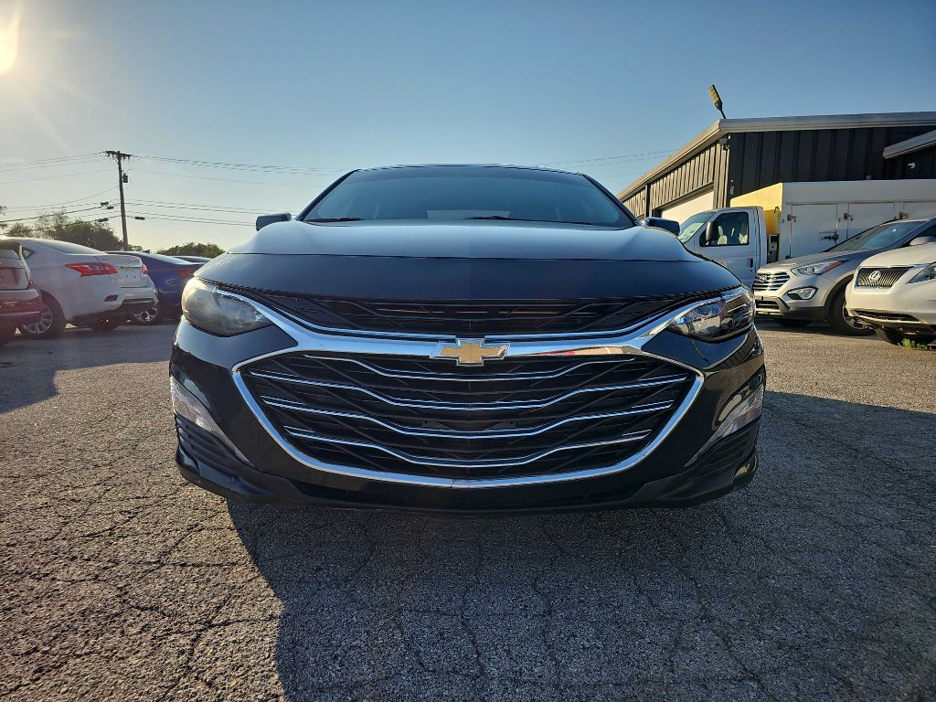 2022 Chevrolet Malibu Image 3