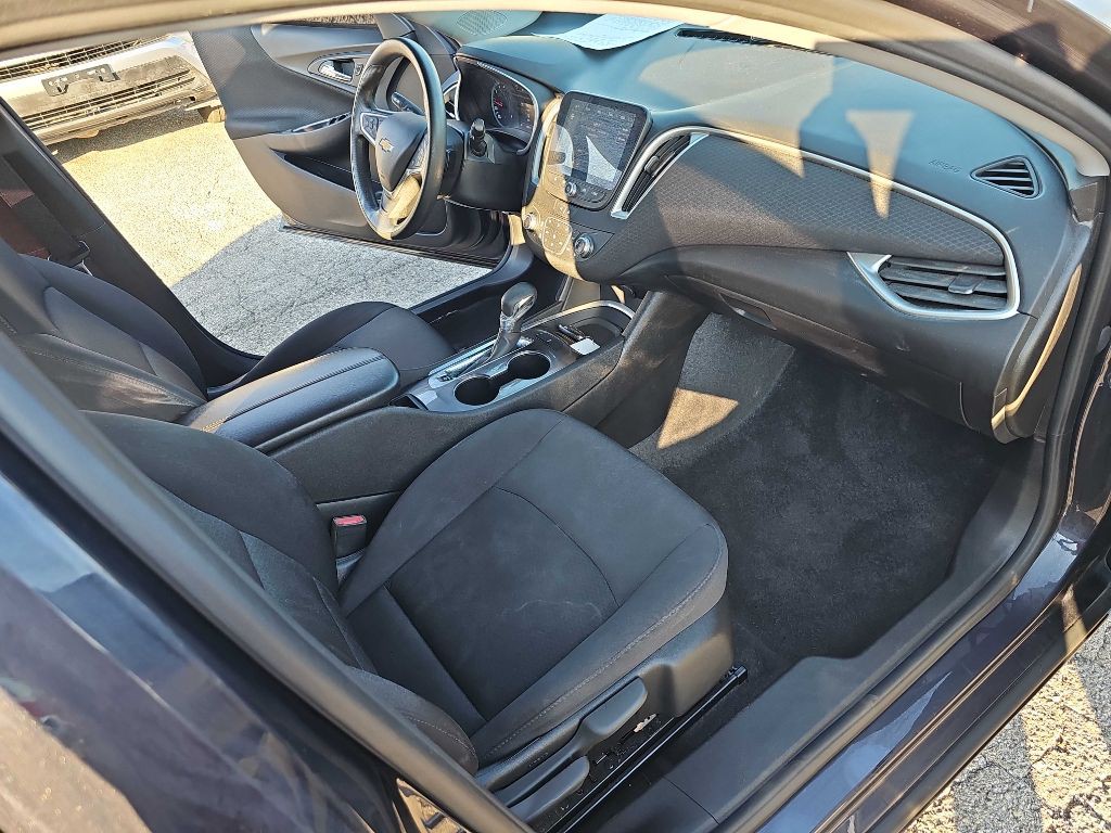 2022 Chevrolet Malibu Image 30