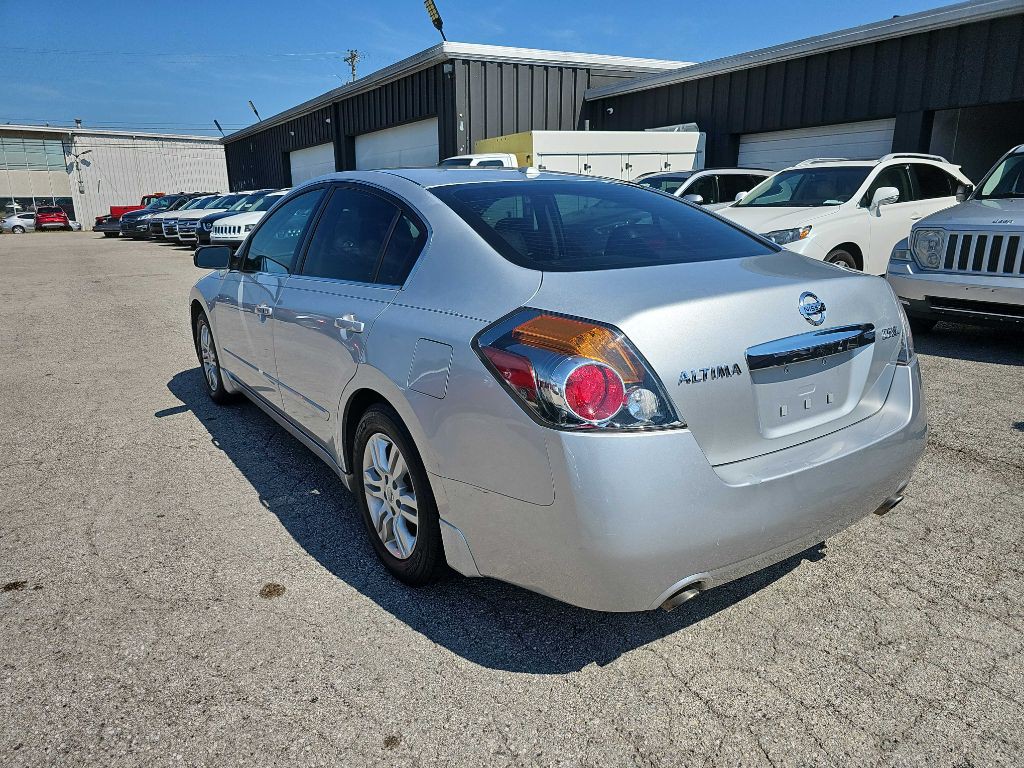 2012 Nissan Altima Image 11