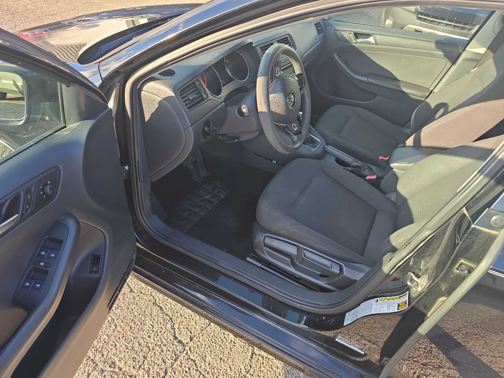 2015 Volkswagen Jetta Image 17