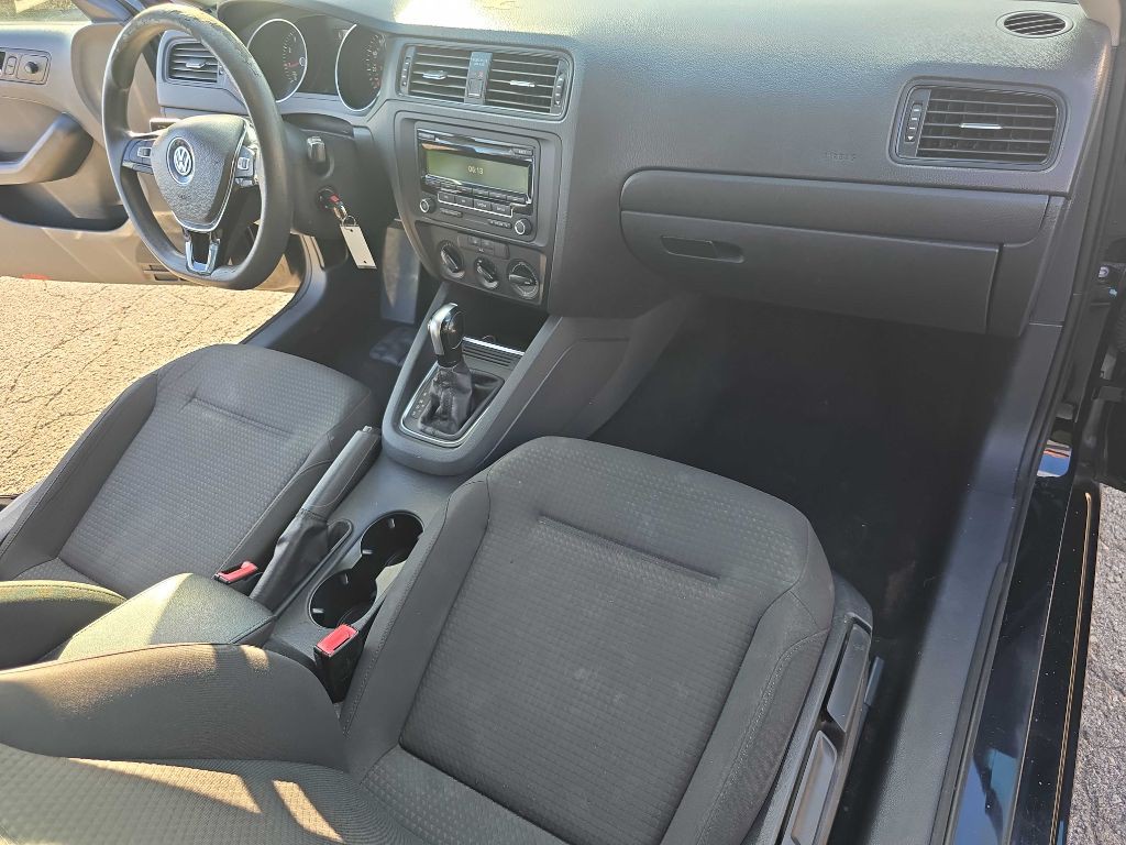 2015 Volkswagen Jetta Image 21