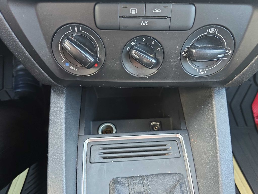 2015 Volkswagen Jetta Image 29
