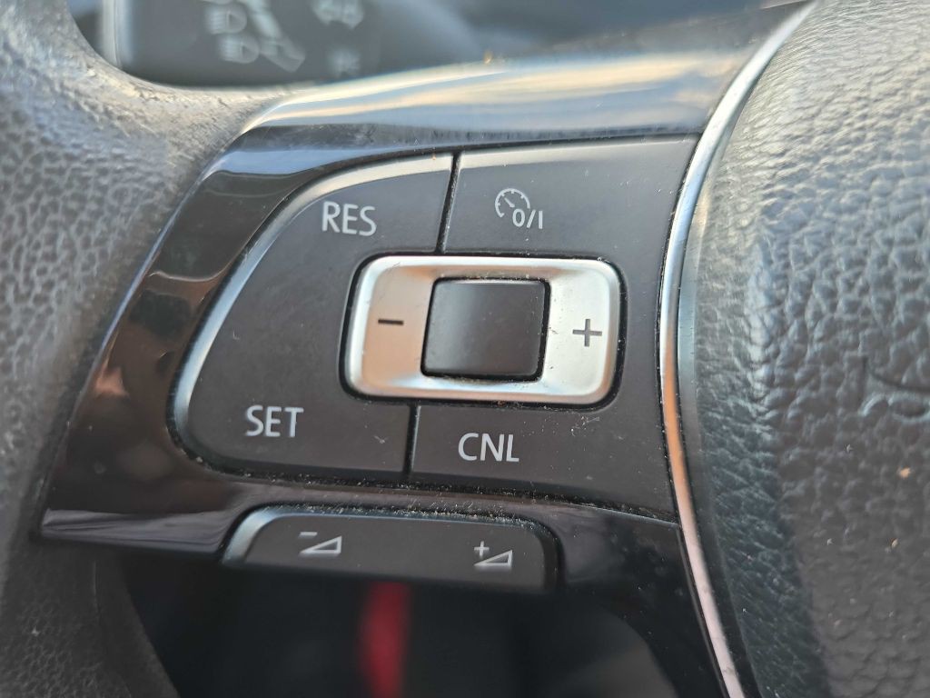 2015 Volkswagen Jetta Image 32