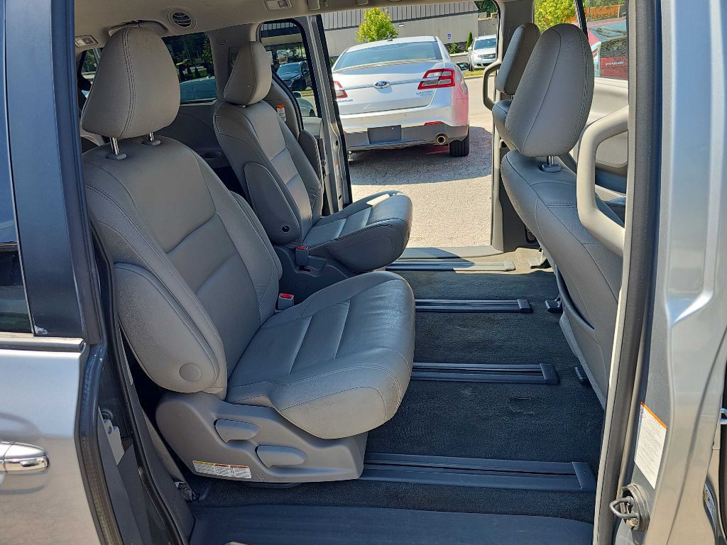 2017 Toyota Sienna Image 30