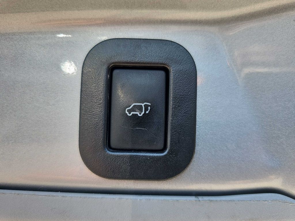 2017 Toyota Sienna Image 42