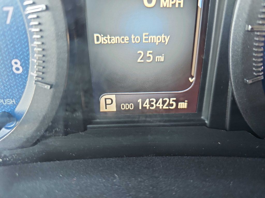 2017 Toyota Sienna Image 57