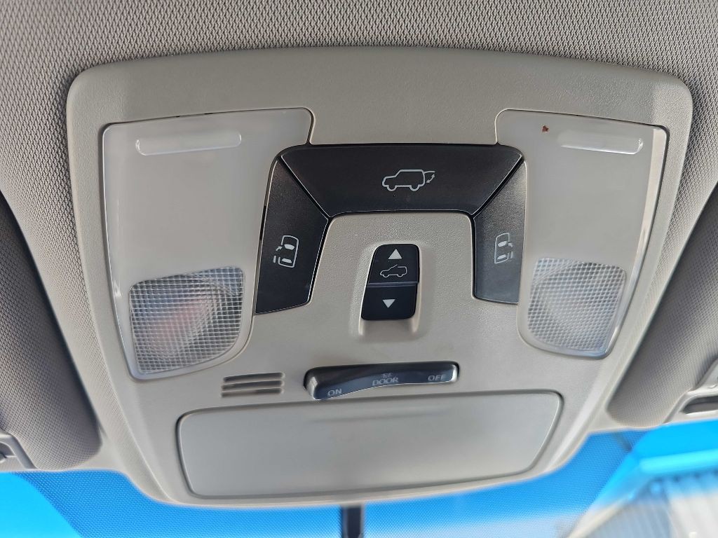 2017 Toyota Sienna Image 76