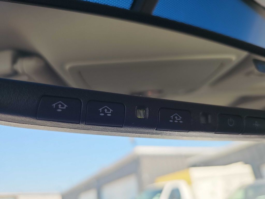 2017 Toyota Sienna Image 91