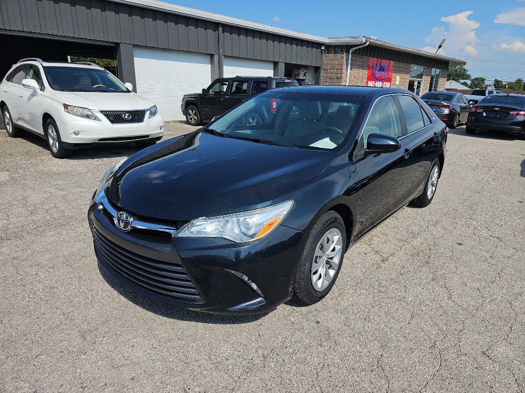 2015 Toyota Camry Image 2