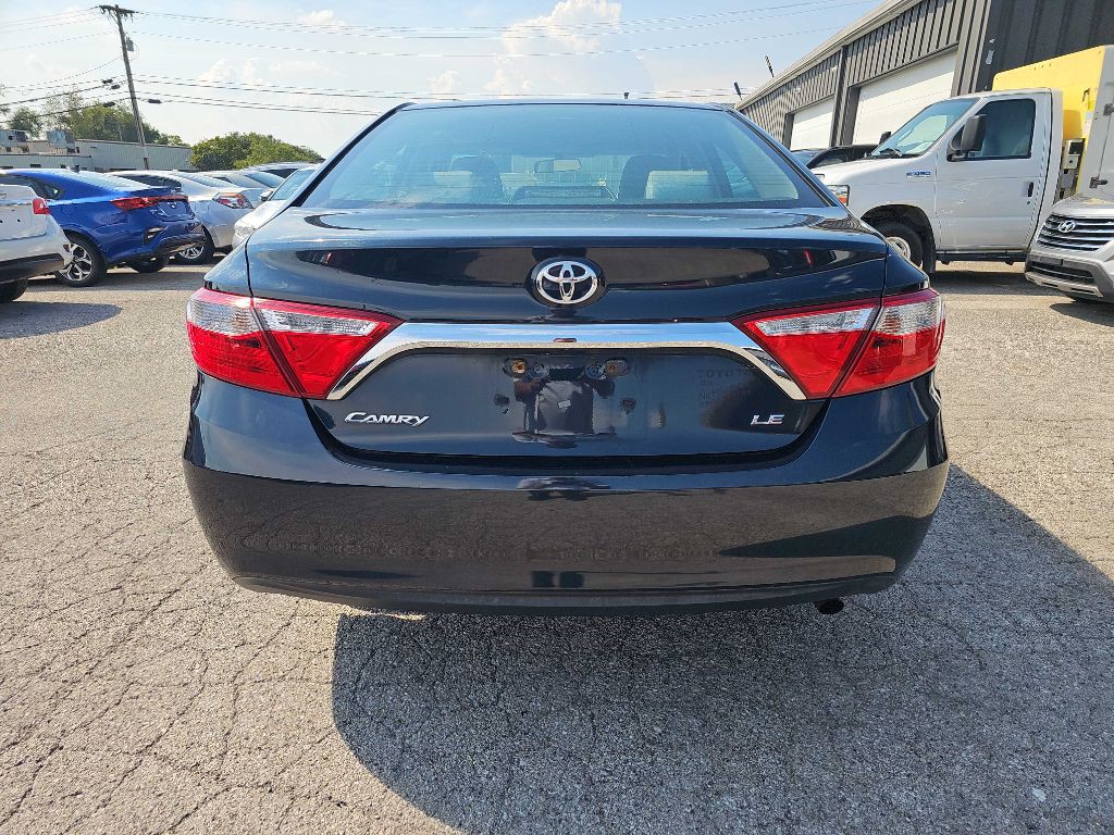 2015 Toyota Camry Image 9