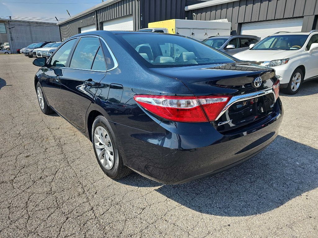2015 Toyota Camry Image 10