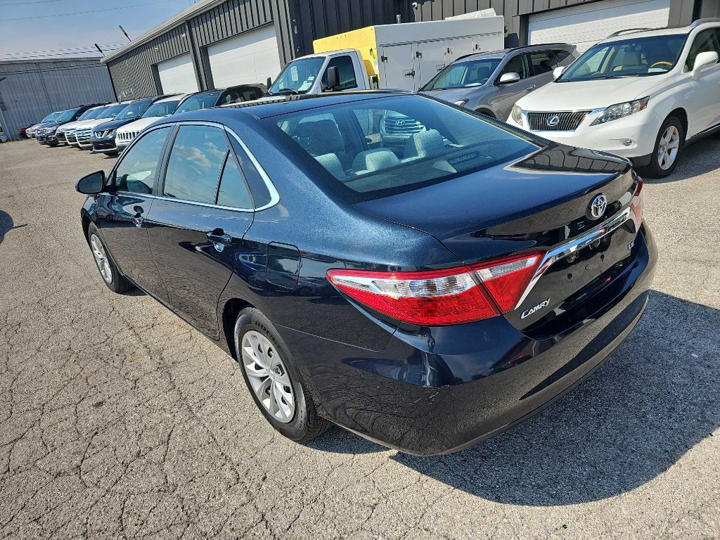 2015 Toyota Camry Image 11