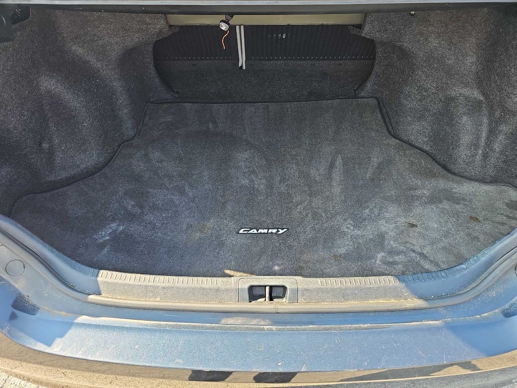 2015 Toyota Camry Image 19