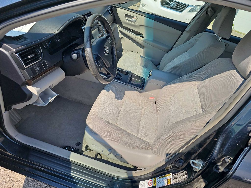 2015 Toyota Camry Image 22