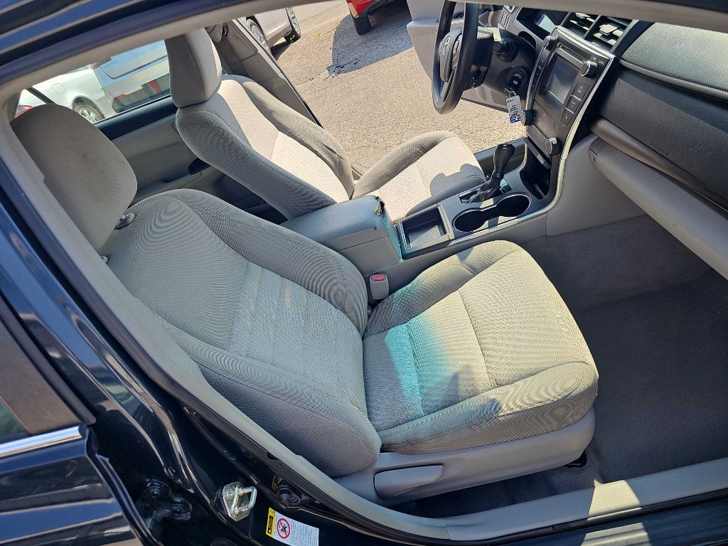 2015 Toyota Camry Image 26