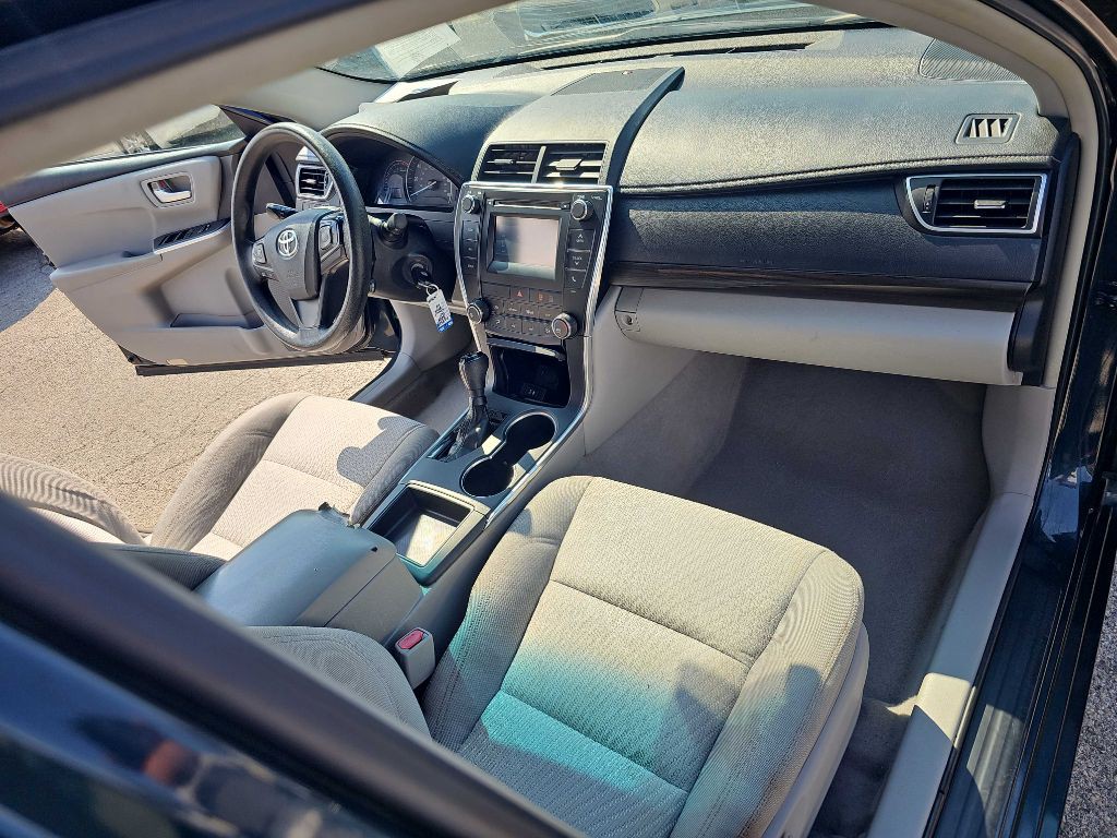 2015 Toyota Camry Image 27
