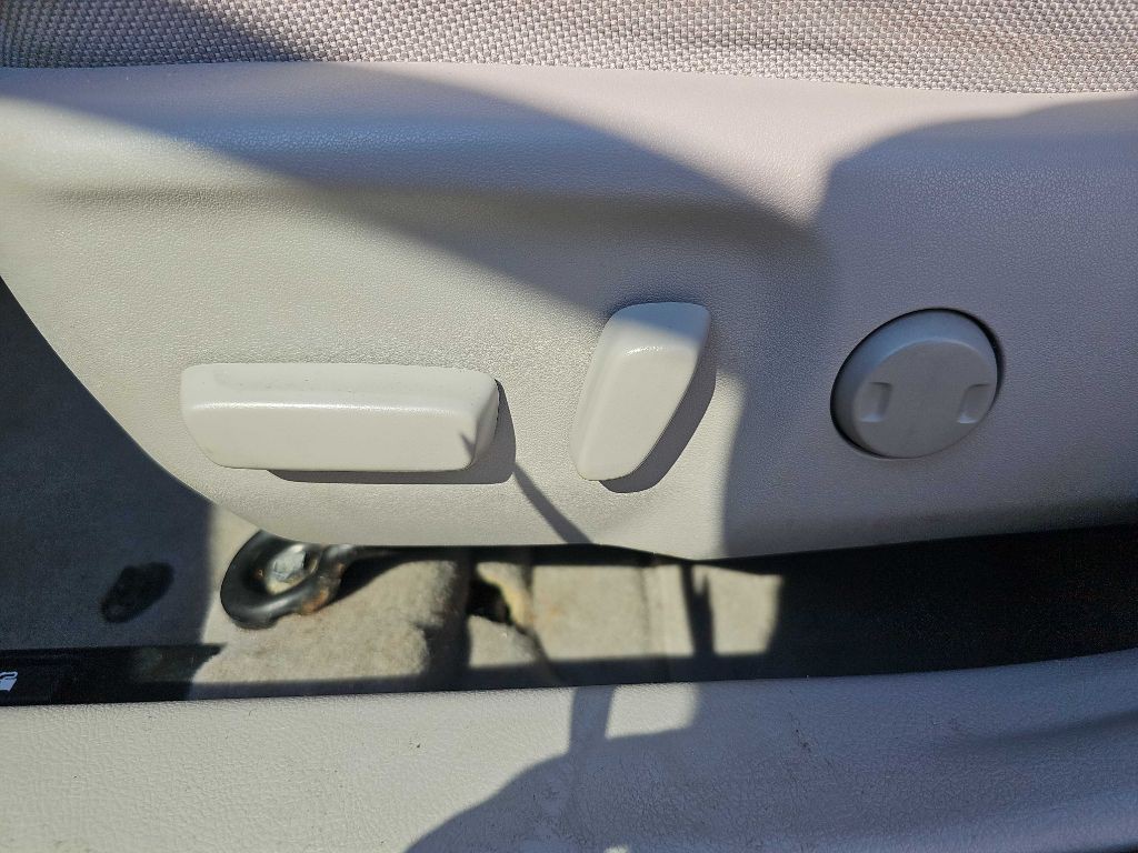 2015 Toyota Camry Image 29