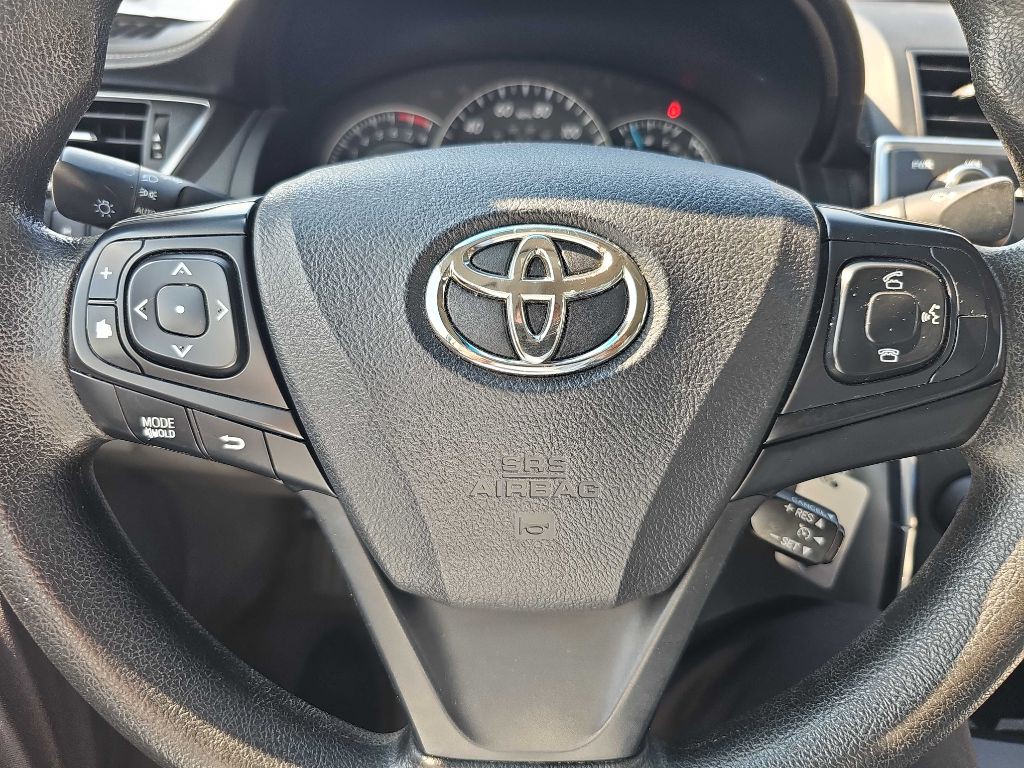 2015 Toyota Camry Image 33