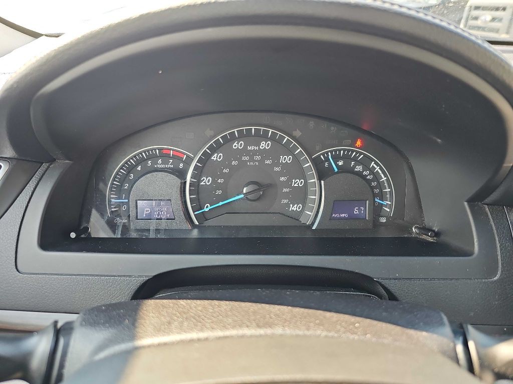 2015 Toyota Camry Image 34